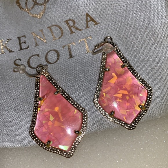 Kendra Scott Limited Edition Texas Release Coral Illusion Alex Earrings in gold - Picture 5 of 5